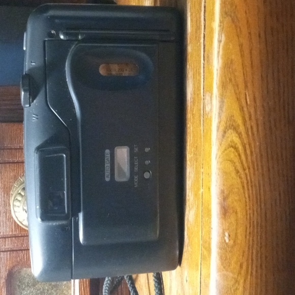 Vintage Konica Z up 110.super 35 mm Camera with flash and zoom lens. - Picture 2 of 5